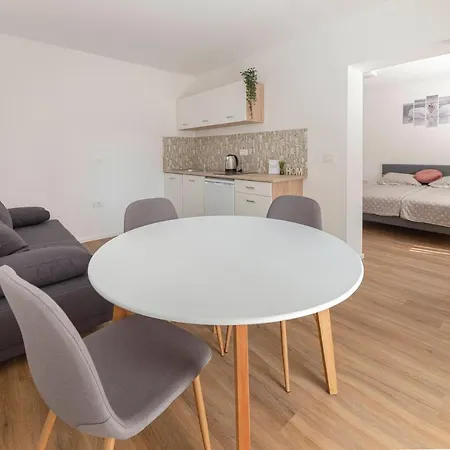 Berni Apartment *
